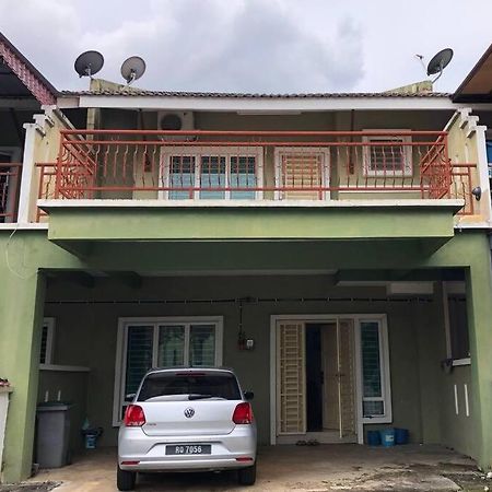 Nice Seremban 2 1/2 Storey House With 4 Rooms Extérieur photo